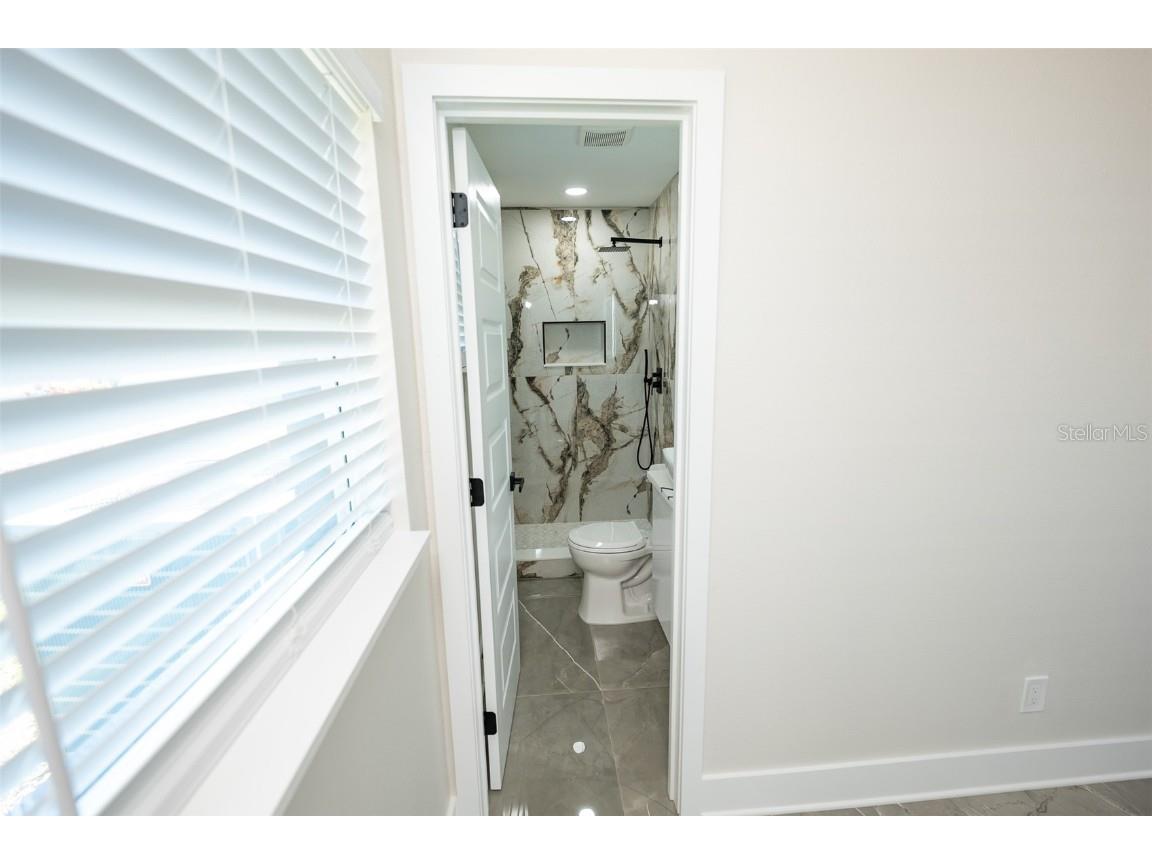 8217 Tanglewood Lane Tampa FL 33615 TB8411018 image26