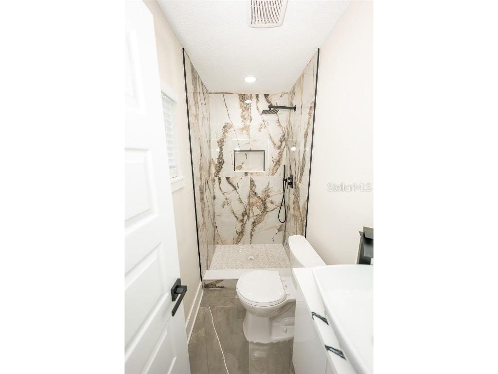 8217 Tanglewood Lane Tampa FL 33615 TB8411018 image27