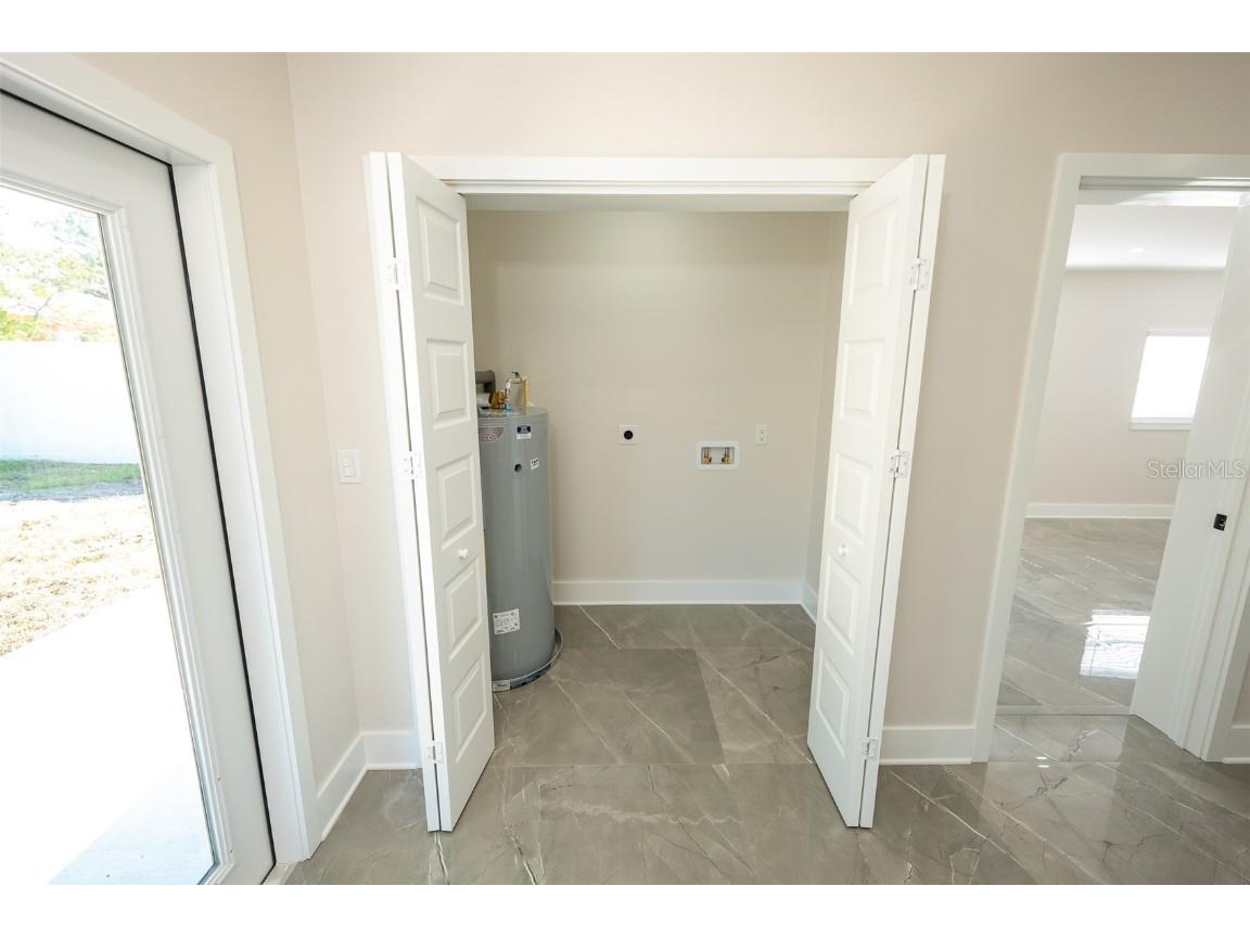 8217 Tanglewood Lane Tampa FL 33615 TB8411018 image41