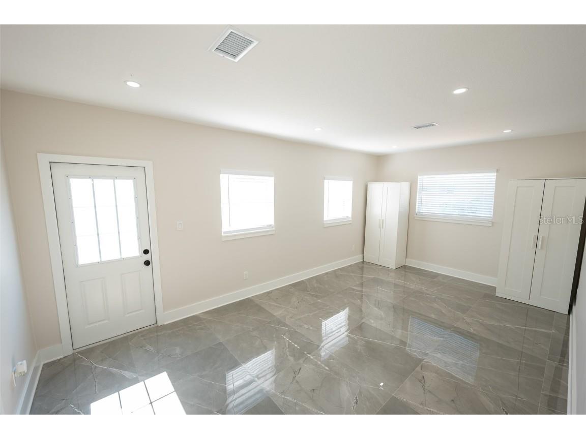 8217 Tanglewood Lane Tampa FL 33615 TB8411018 image42