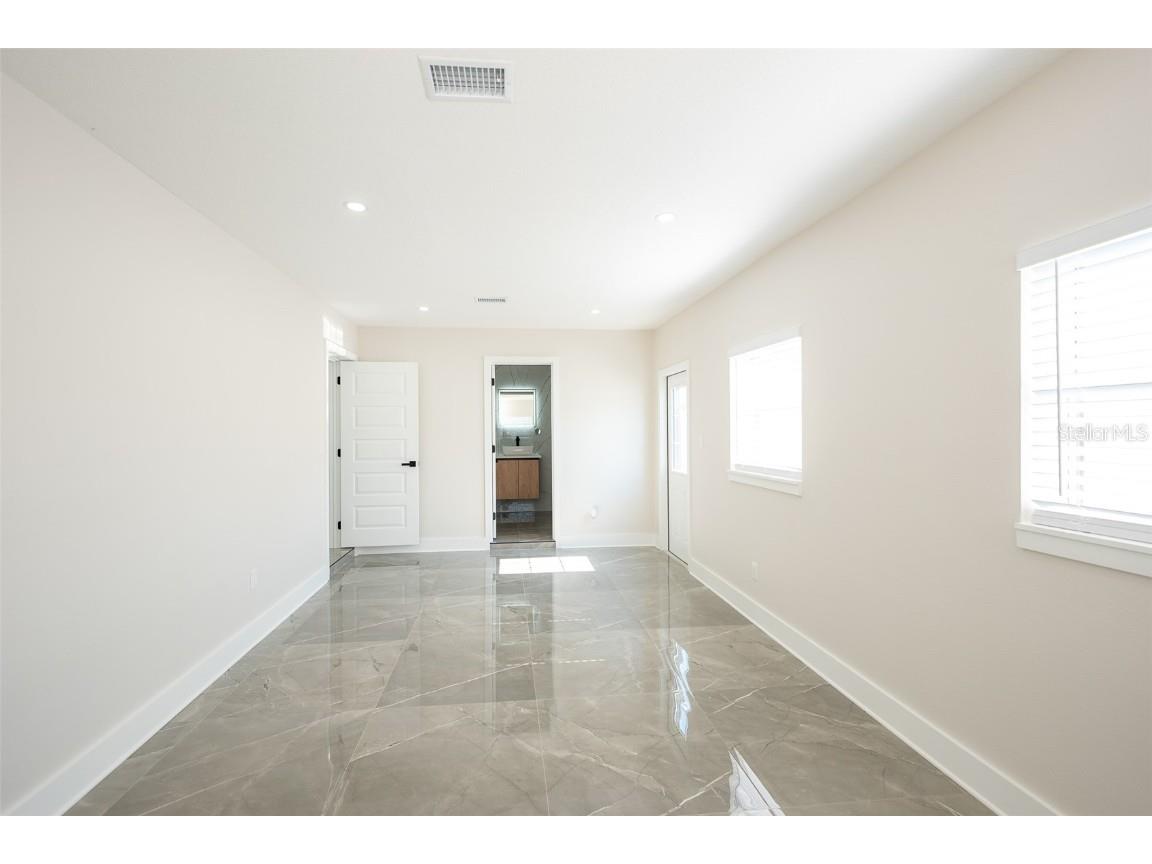 8217 Tanglewood Lane Tampa FL 33615 TB8411018 image44