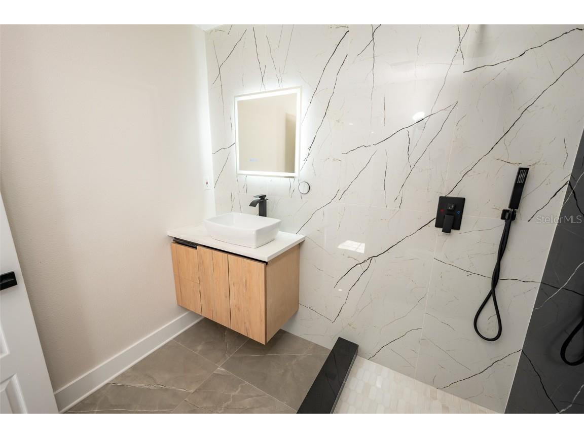 8217 Tanglewood Lane Tampa FL 33615 TB8411018 image46