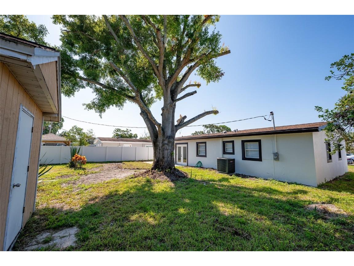 8217 Tanglewood Lane Tampa FL 33615 TB8411018 image55