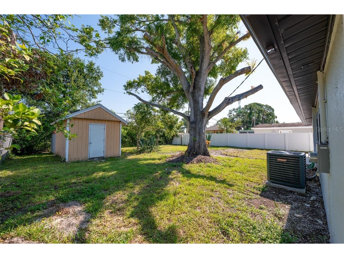 8217 Tanglewood Lane Tampa FL 33615 TB8411018 image56