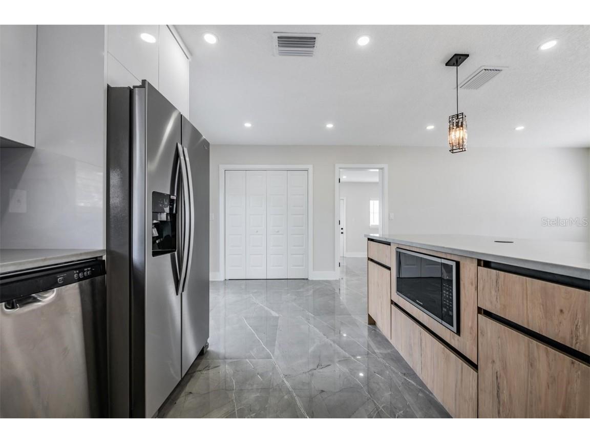 8217 Tanglewood Lane Tampa FL 33615 TB8461601 image13