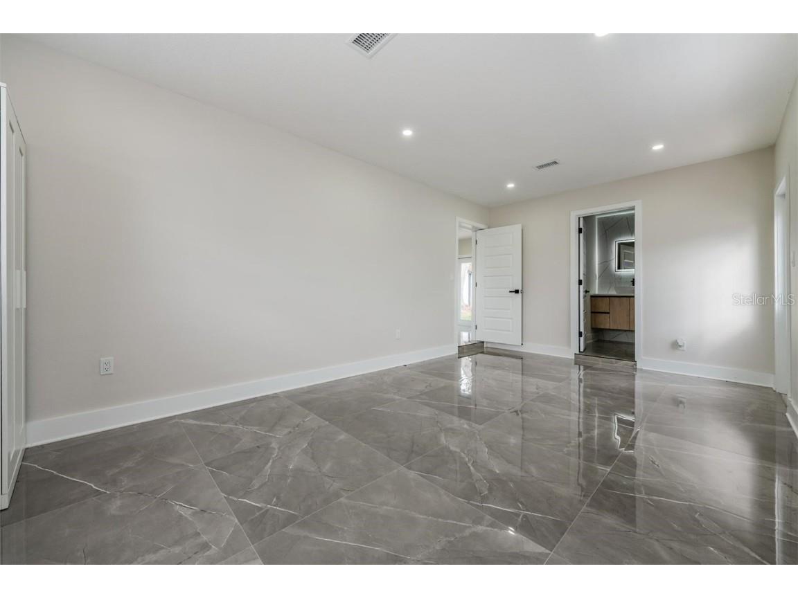 8217 Tanglewood Lane Tampa FL 33615 TB8461601 image24