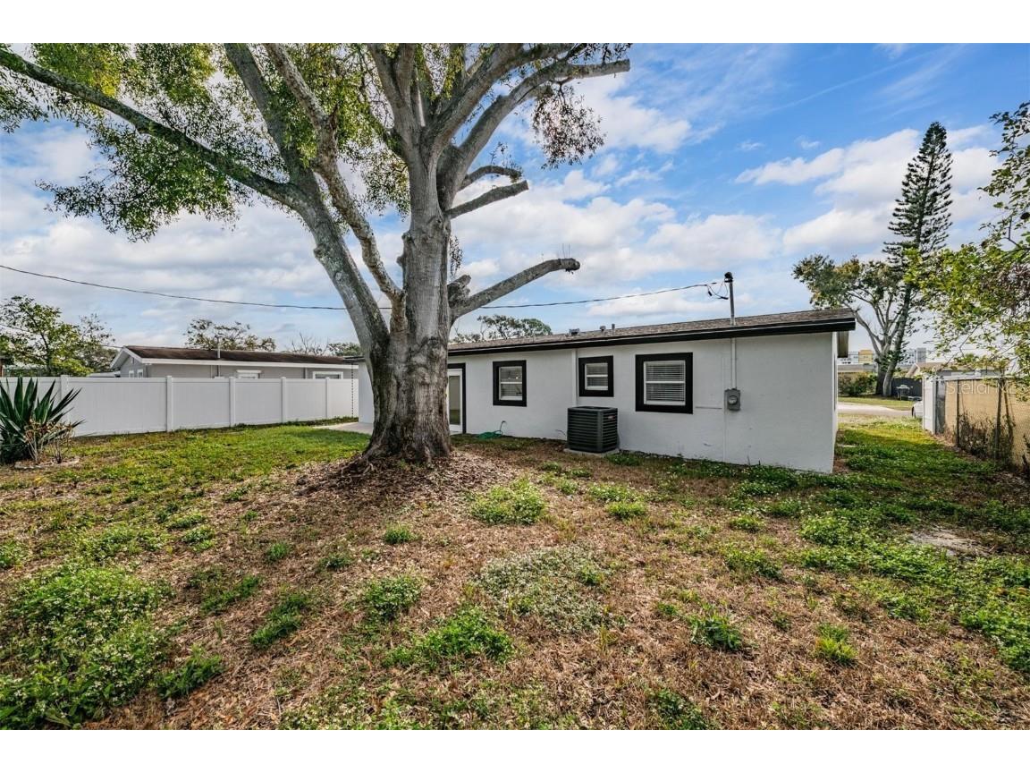 8217 Tanglewood Lane Tampa FL 33615 TB8461601 image26