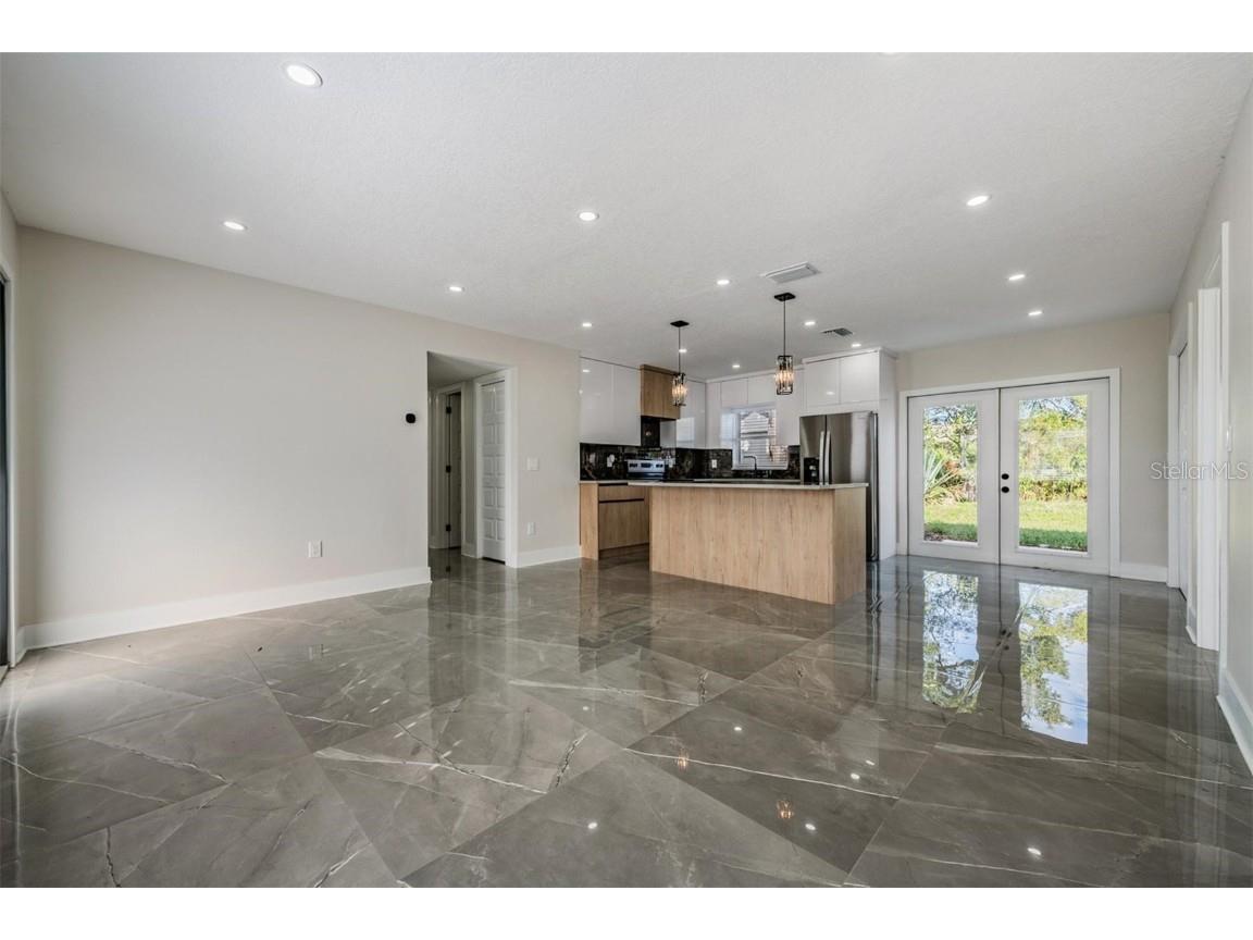 8217 Tanglewood Lane Tampa FL 33615 TB8461601 image4