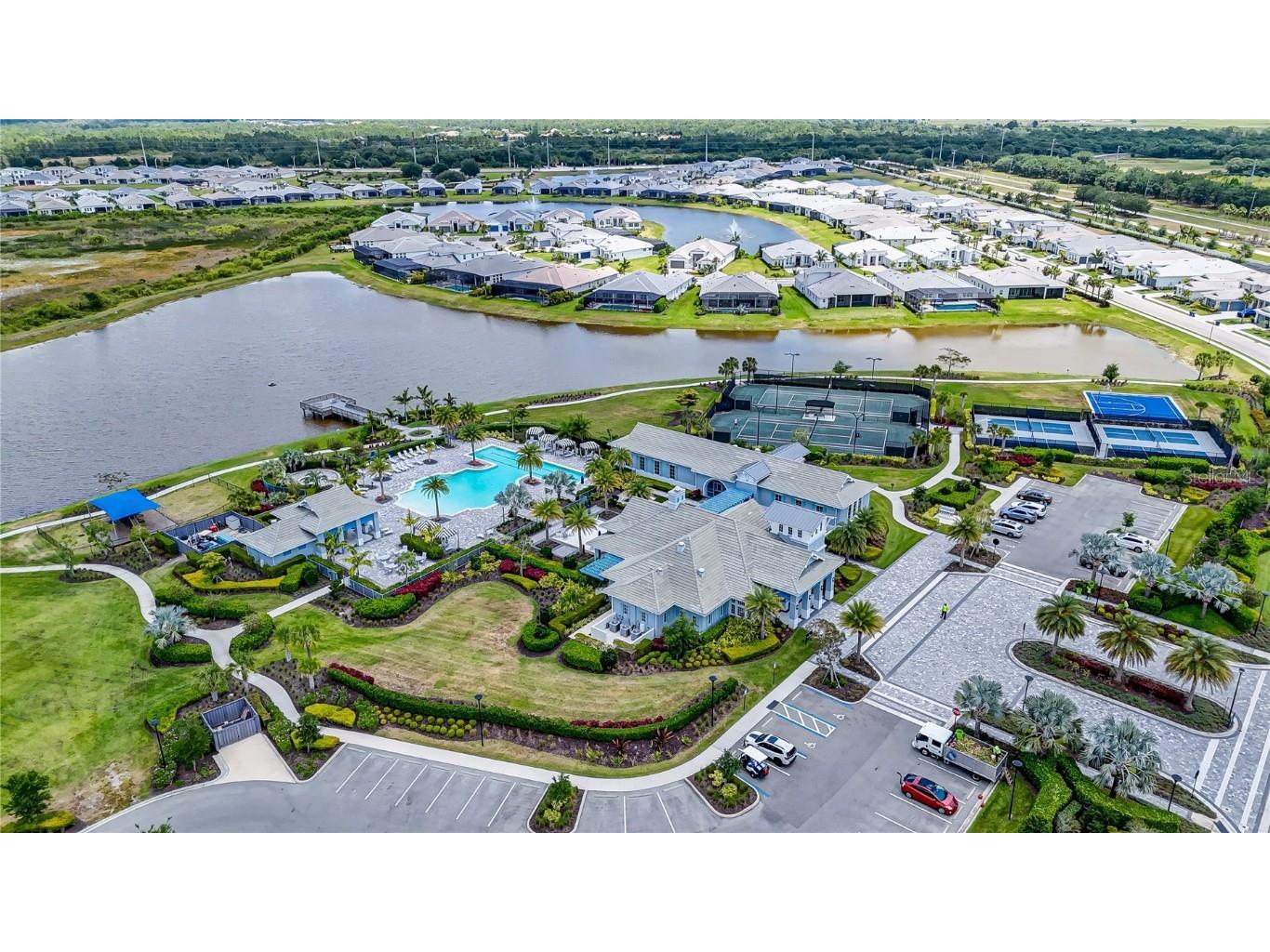 8218 Nevis Run Lakewood Ranch FL 34202 A4654480 image2