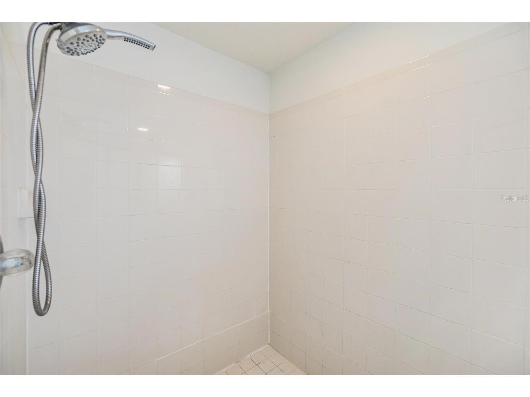 8219 Canterbury Lake Boulevard Tampa FL 33619 TB8516446 image23