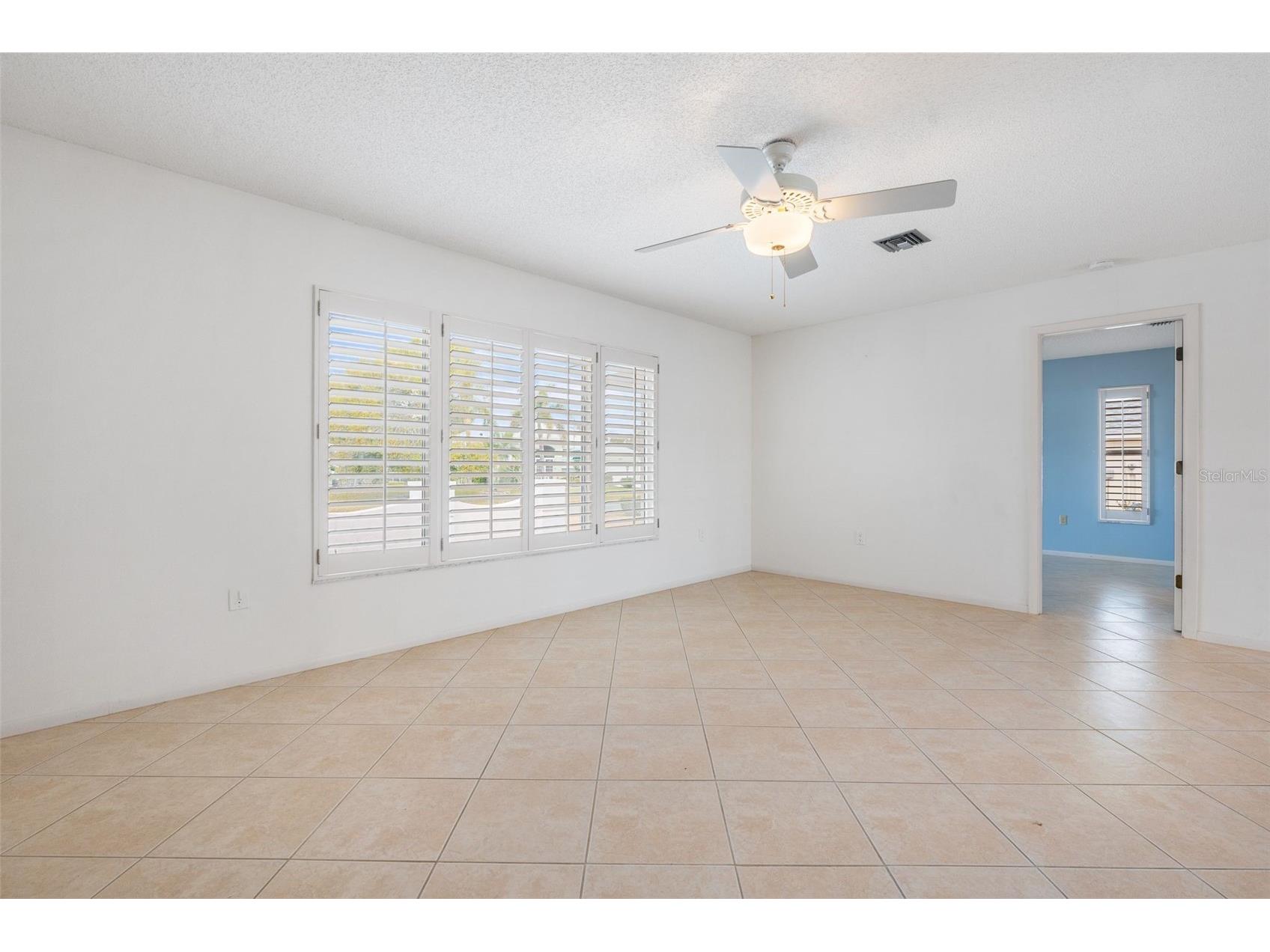 8219 Timber Lake Lane Sarasota FL 34243 A4683126 image12