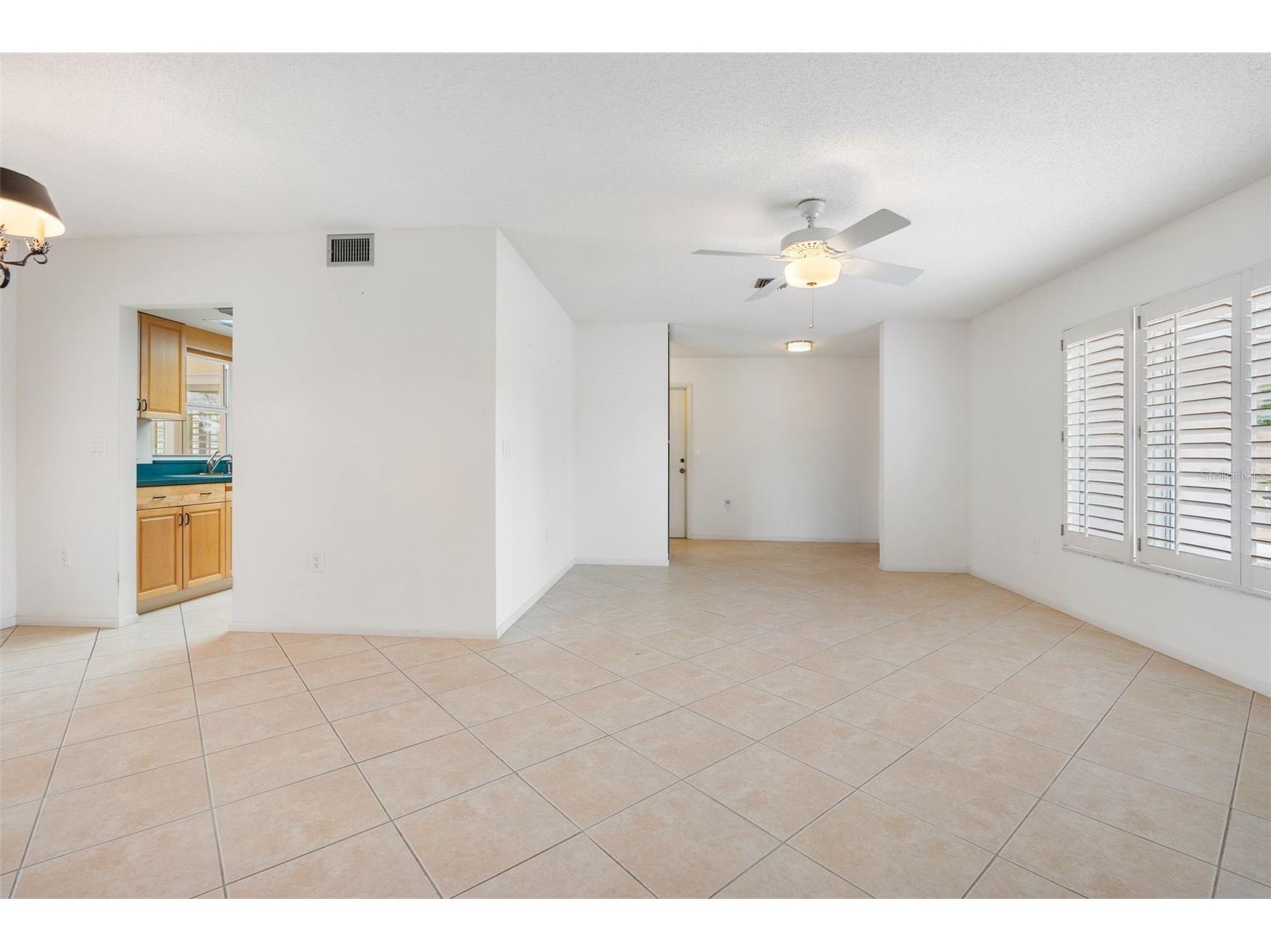 8219 Timber Lake Lane Sarasota FL 34243 A4683126 image14