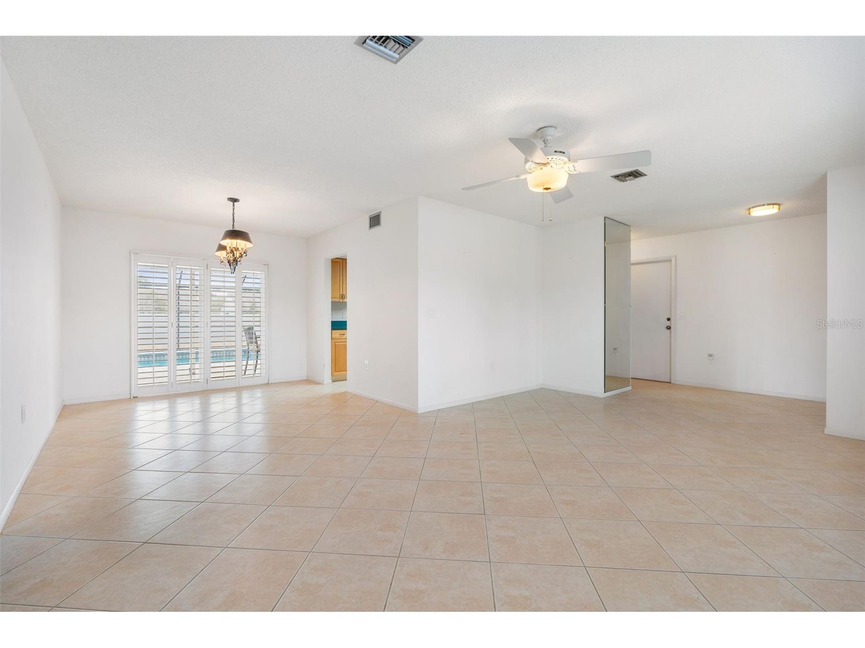 8219 Timber Lake Lane Sarasota FL 34243 A4683126 image15