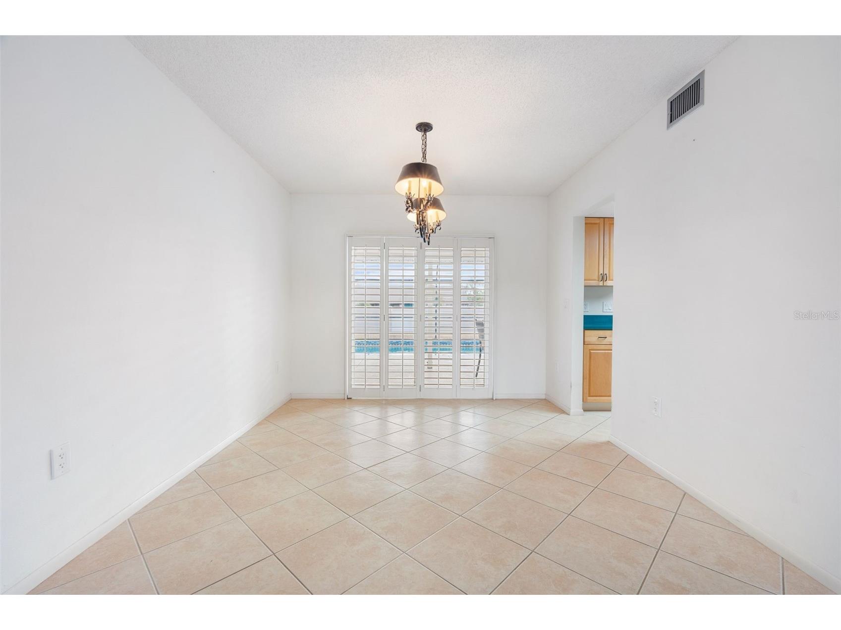 8219 Timber Lake Lane Sarasota FL 34243 A4683126 image16