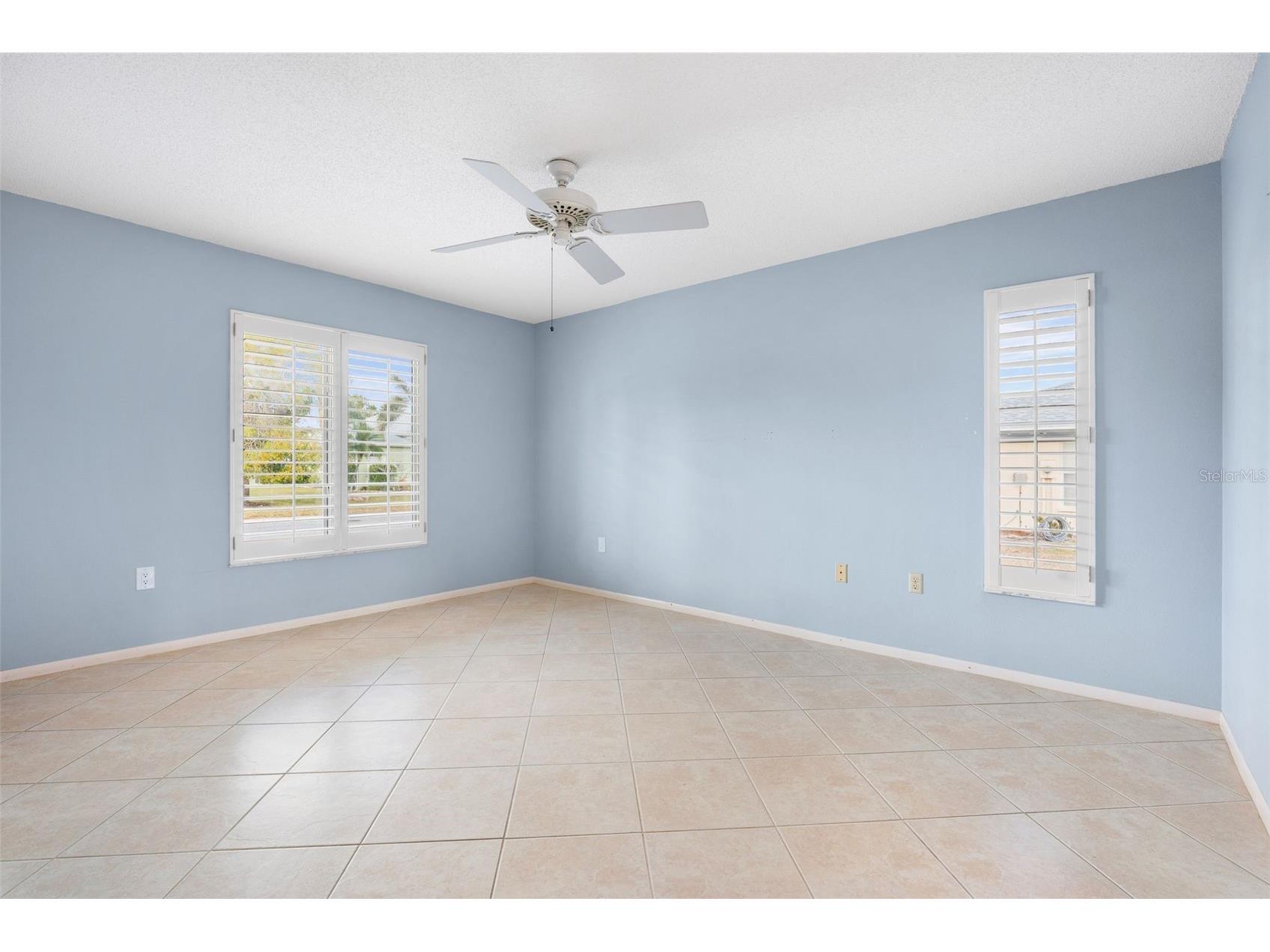 8219 Timber Lake Lane Sarasota FL 34243 A4683126 image17