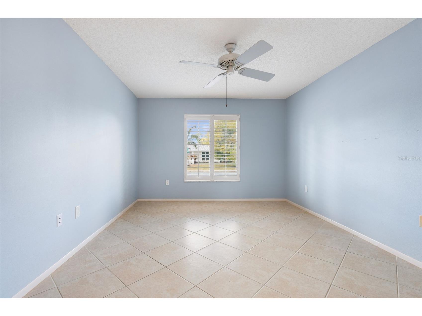 8219 Timber Lake Lane Sarasota FL 34243 A4683126 image18