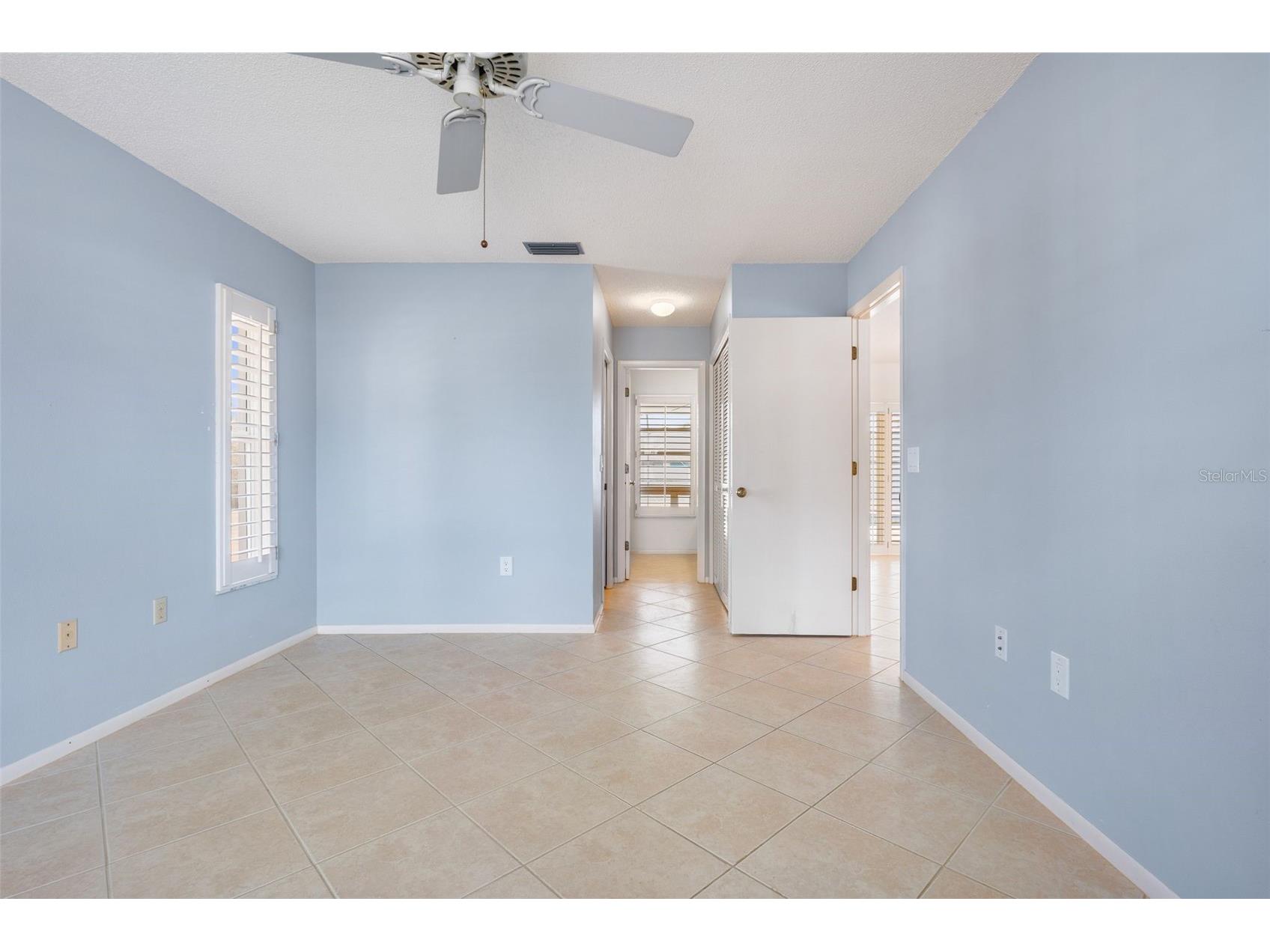 8219 Timber Lake Lane Sarasota FL 34243 A4683126 image19