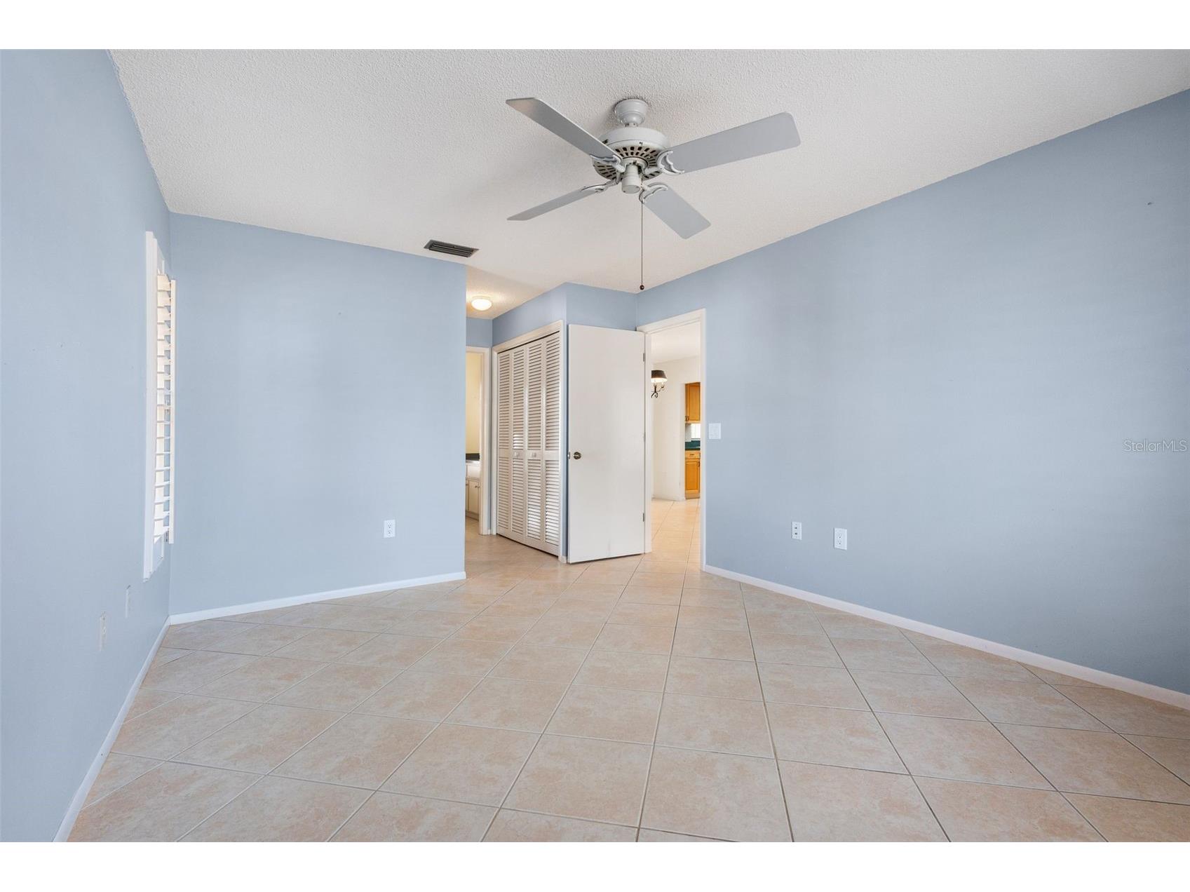 8219 Timber Lake Lane Sarasota FL 34243 A4683126 image20