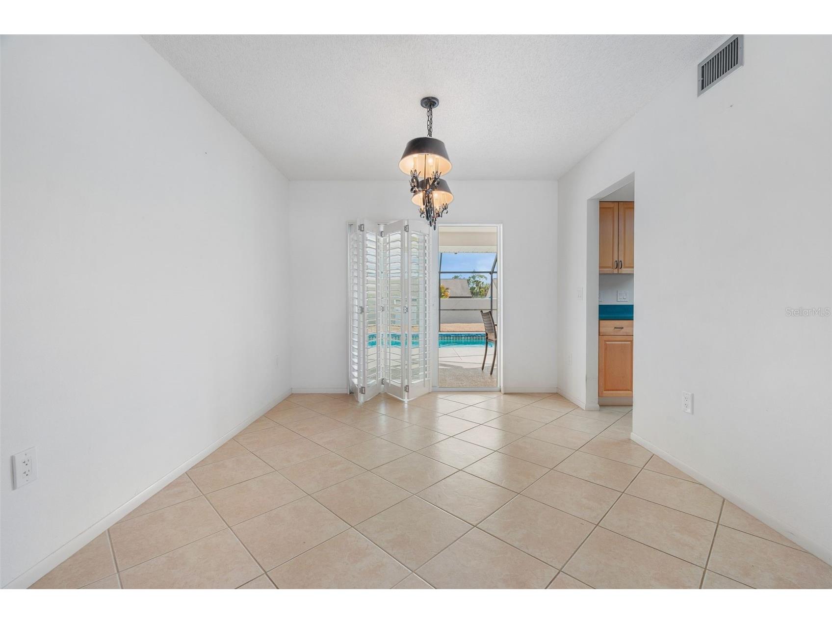 8219 Timber Lake Lane Sarasota FL 34243 A4683126 image22