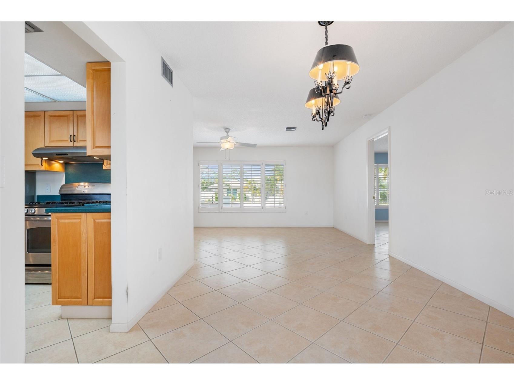 8219 Timber Lake Lane Sarasota FL 34243 A4683126 image23