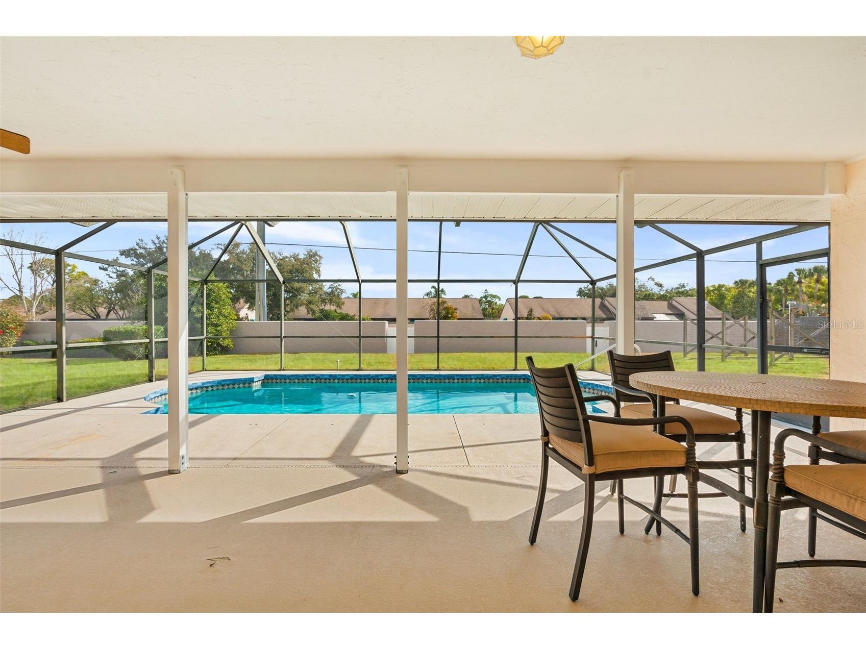 8219 Timber Lake Lane Sarasota FL 34243 A4683126 image24