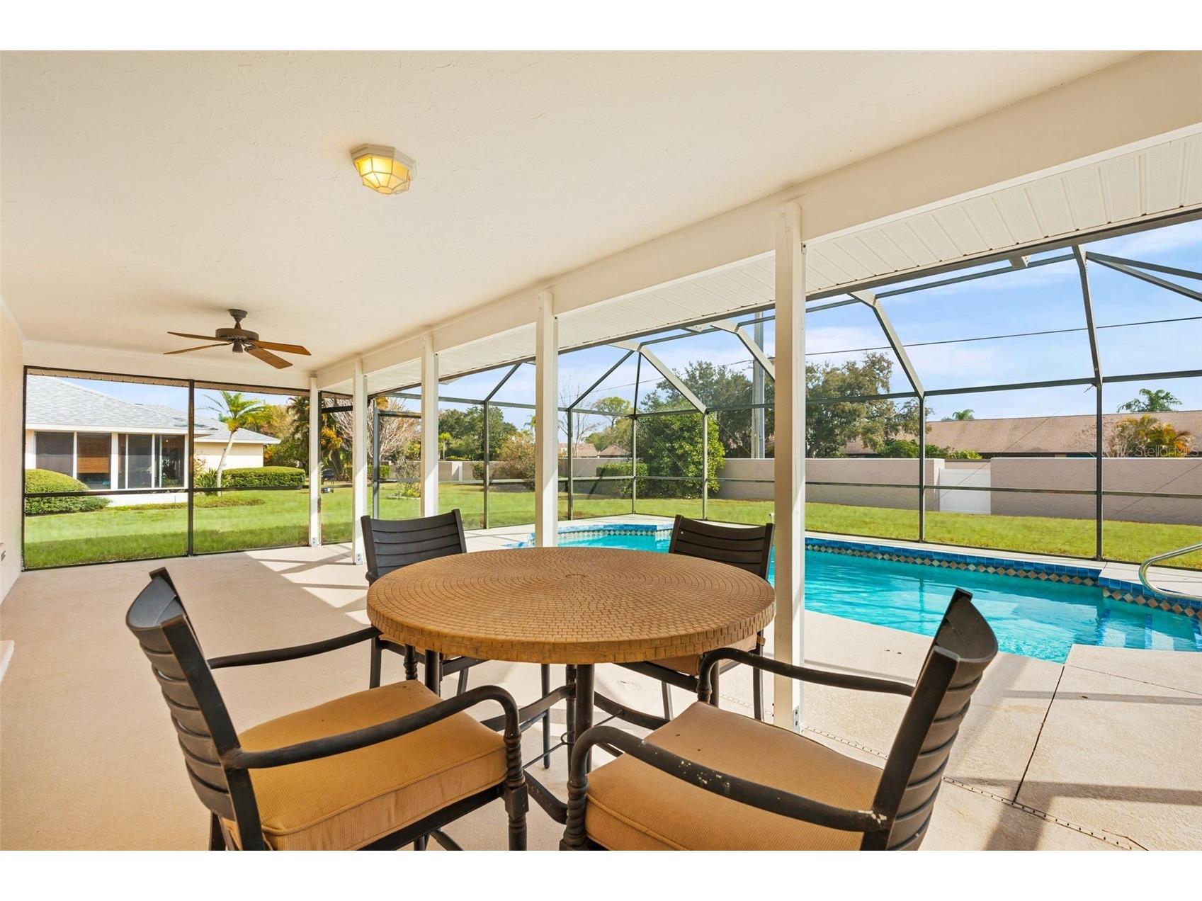8219 Timber Lake Lane Sarasota FL 34243 A4683126 image25