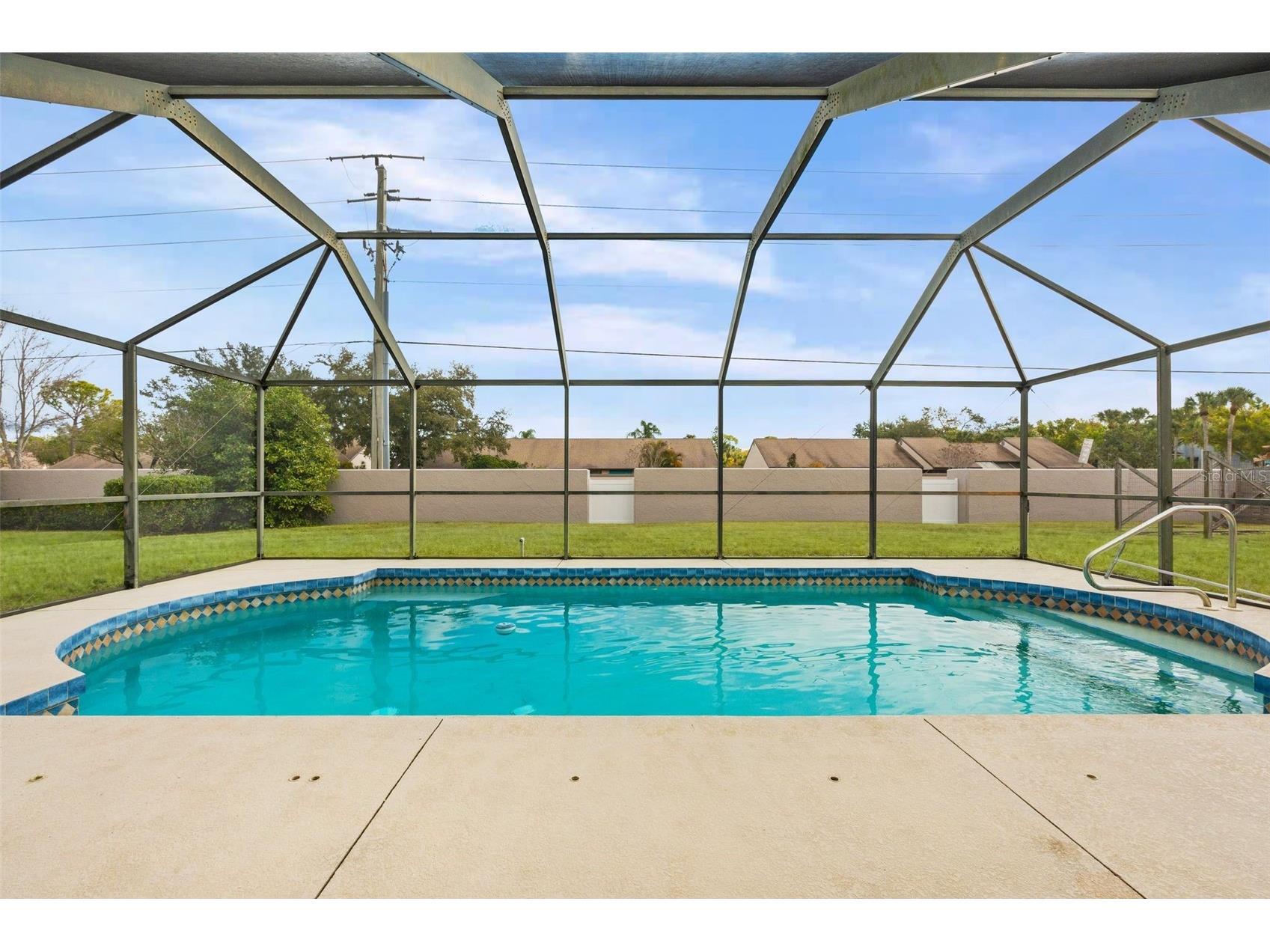 8219 Timber Lake Lane Sarasota FL 34243 A4683126 image27