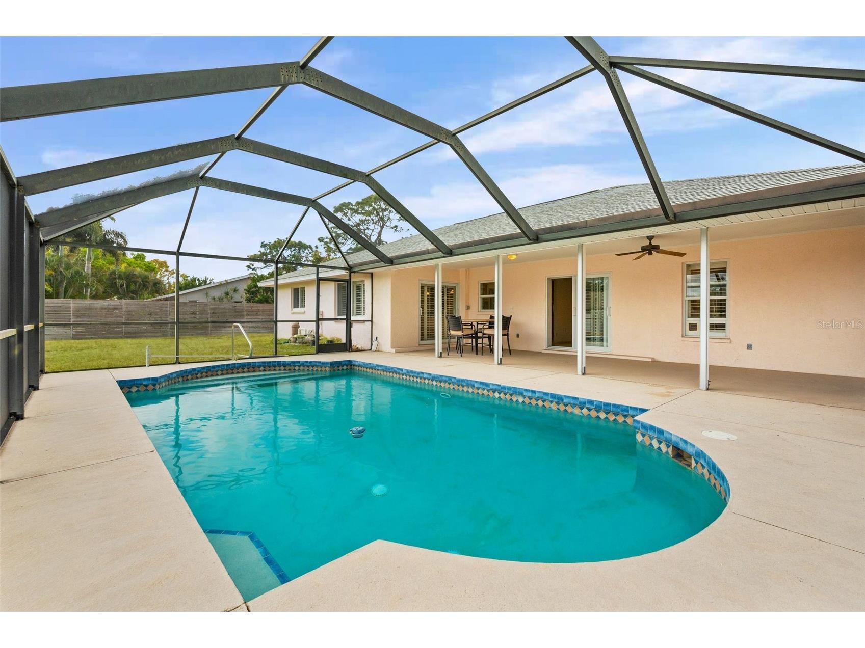 8219 Timber Lake Lane Sarasota FL 34243 A4683126 image28