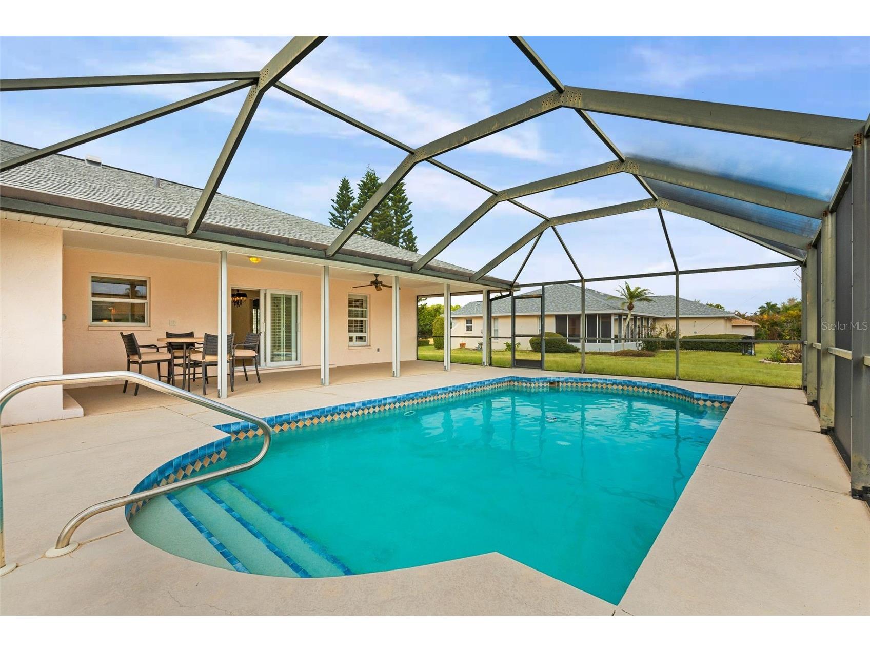 8219 Timber Lake Lane Sarasota FL 34243 A4683126 image29