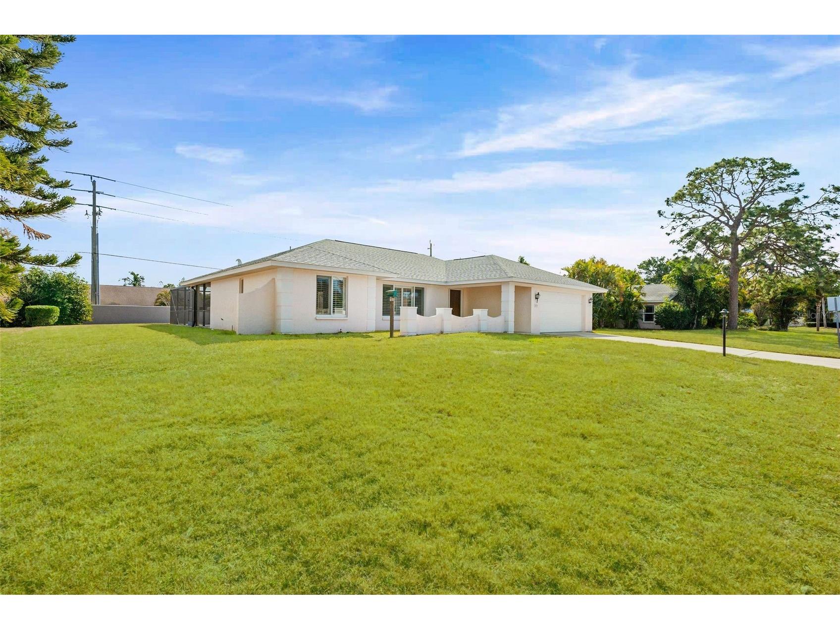 8219 Timber Lake Lane Sarasota FL 34243 A4683126 image3