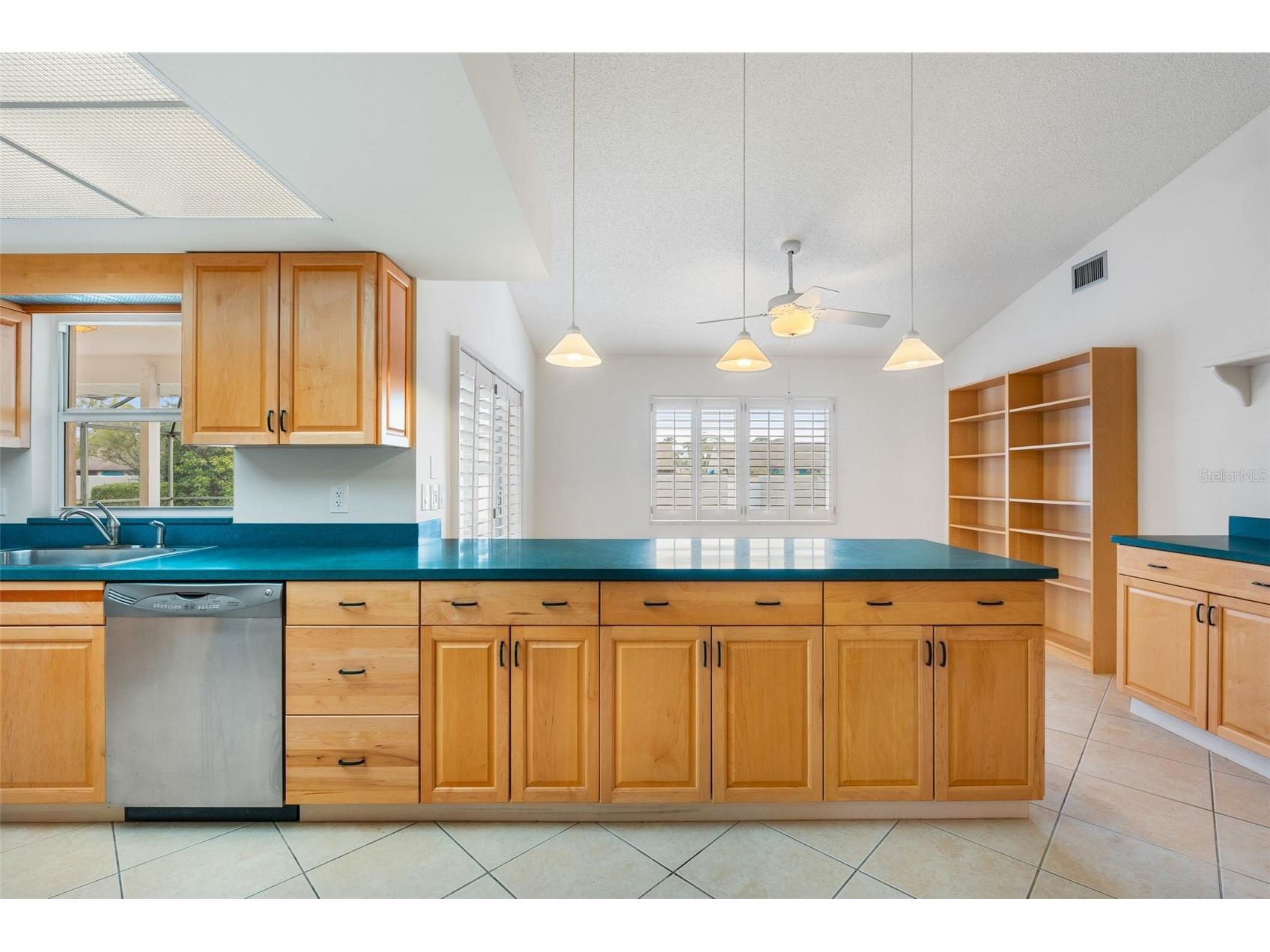 8219 Timber Lake Lane Sarasota FL 34243 A4683126 image34