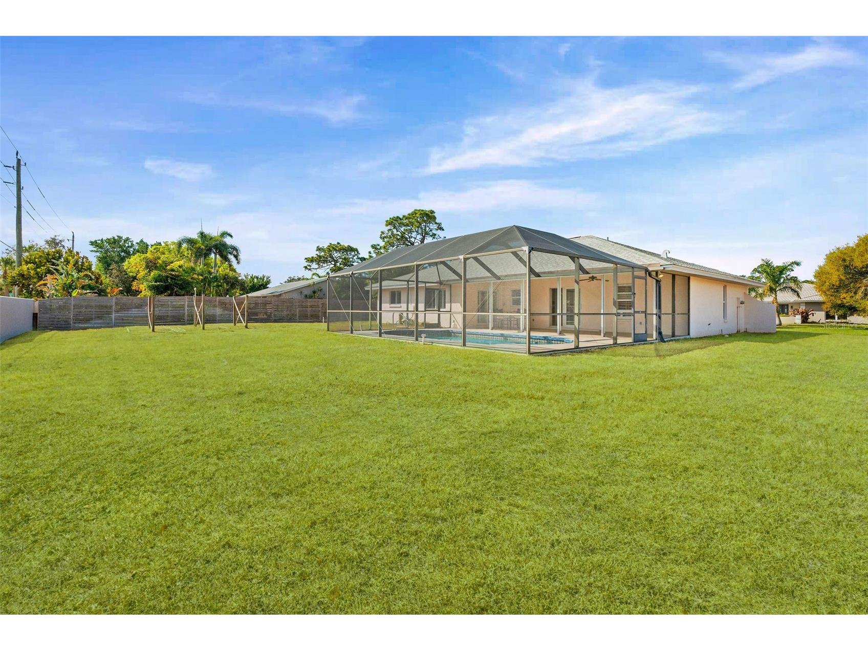 8219 Timber Lake Lane Sarasota FL 34243 A4683126 image5
