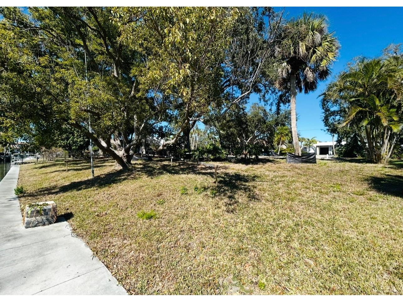 822 Paradise Way Sarasota FL 34242 A4688817 image5