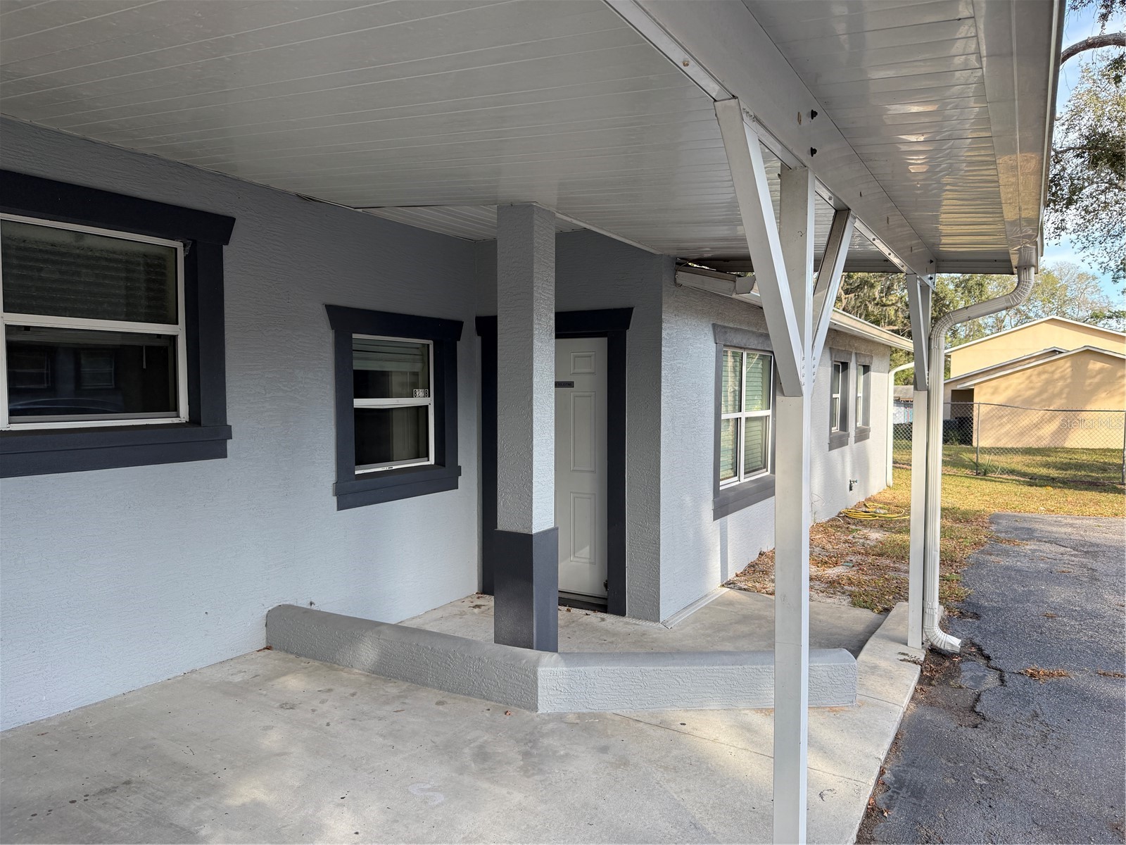 822 S Lone Oak Drive #B Leesburg FL 34748 G5105826 image1