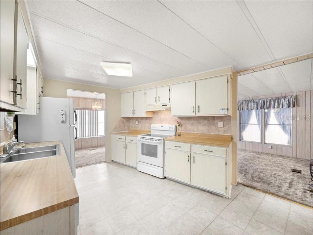 8221 Highpoint Boulevard Brooksville FL 34613 W7879278 image23