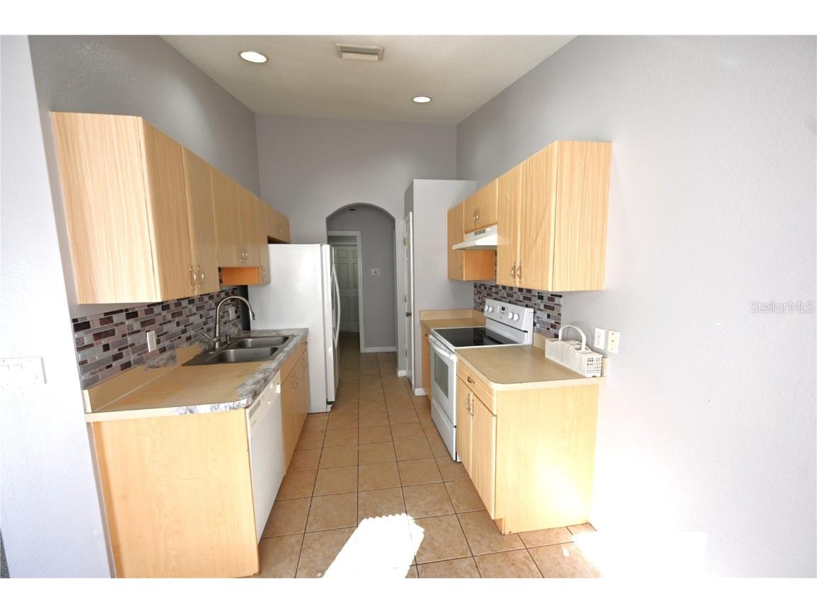 8221 Larrimore Avenue North Port FL 34291 C7517859 image4