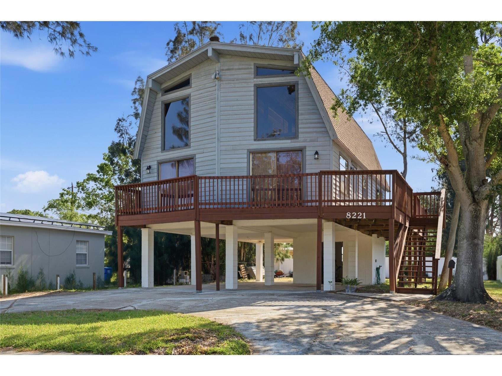 8221 Riverside Dr Ne Saint Petersburg FL 33702 TB8499590 image1