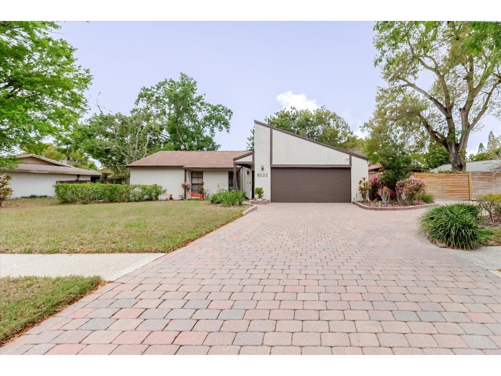 8222 La Serena Drive Tampa FL 33614 TB8484918 image1