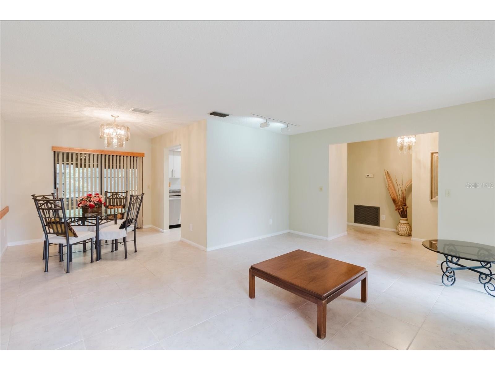 8222 La Serena Drive Tampa FL 33614 TB8484918 image18