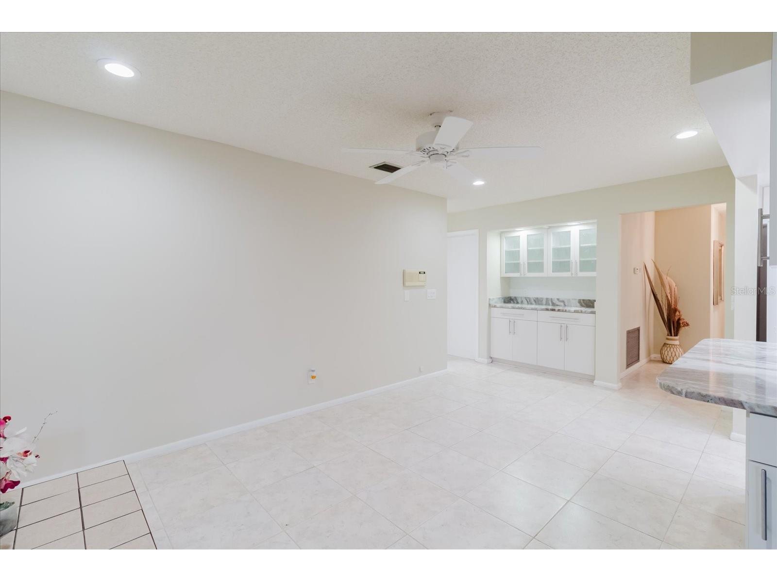 8222 La Serena Drive Tampa FL 33614 TB8484918 image37