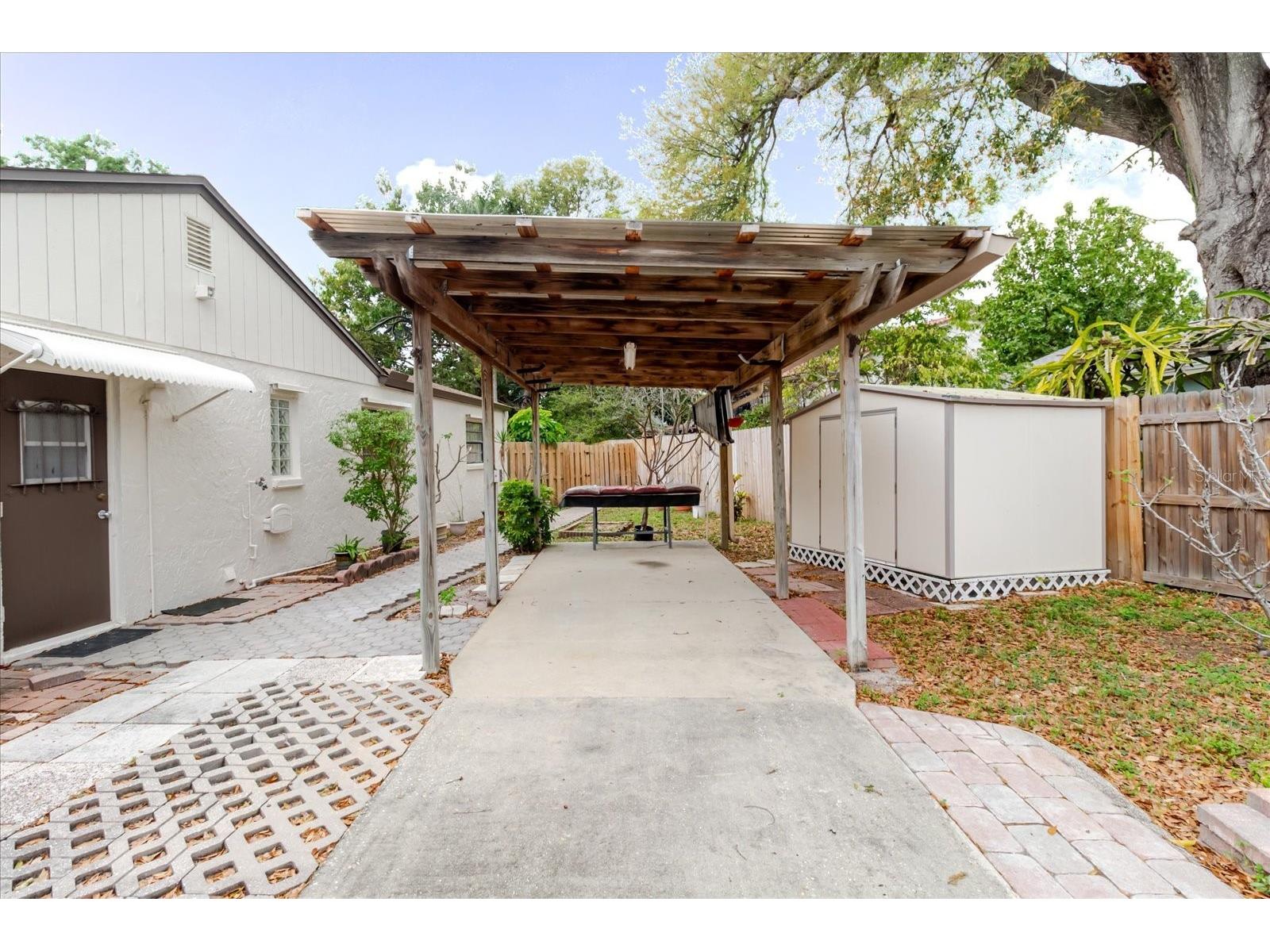8222 La Serena Drive Tampa FL 33614 TB8484918 image74