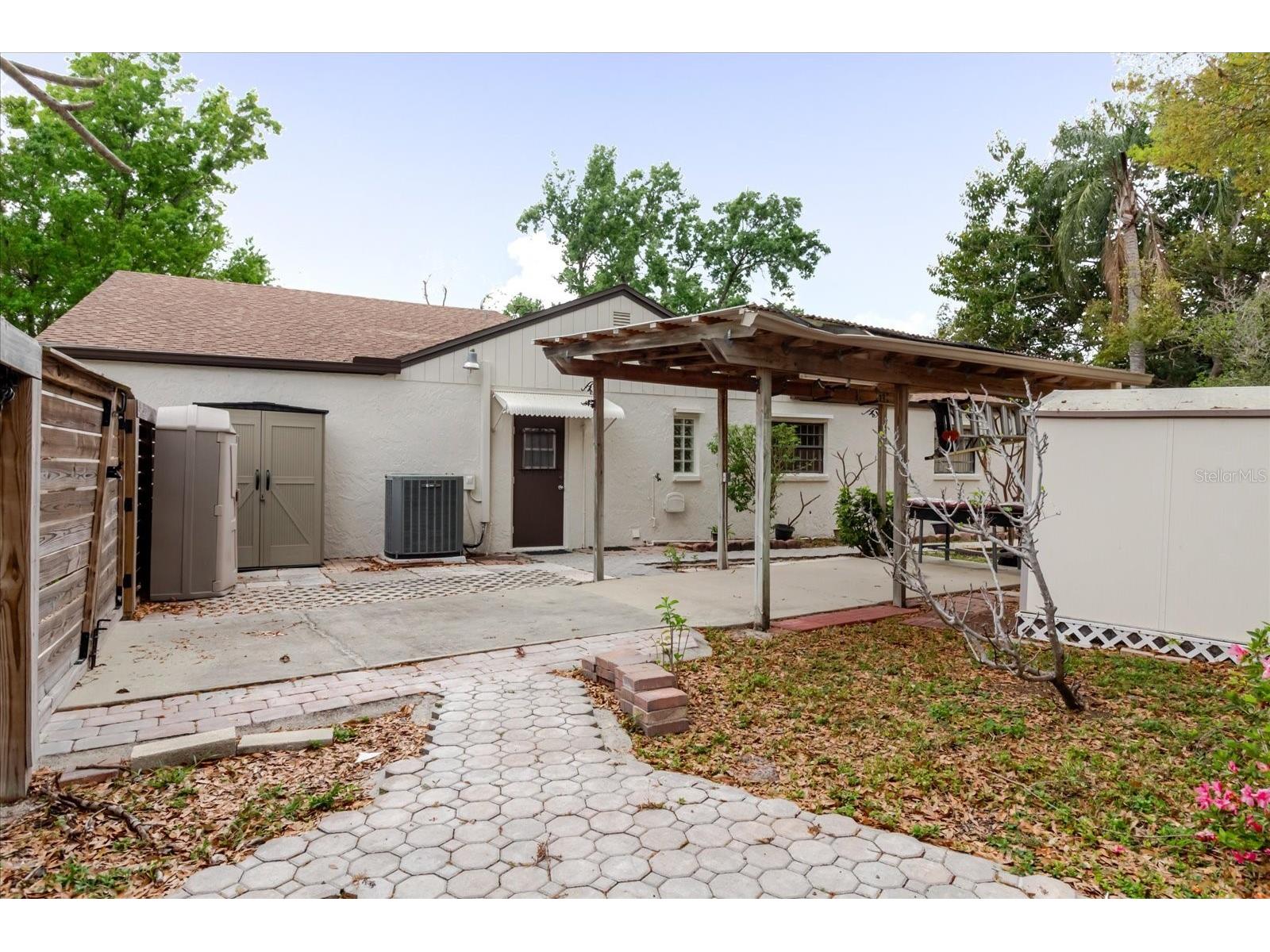 8222 La Serena Drive Tampa FL 33614 TB8484918 image75