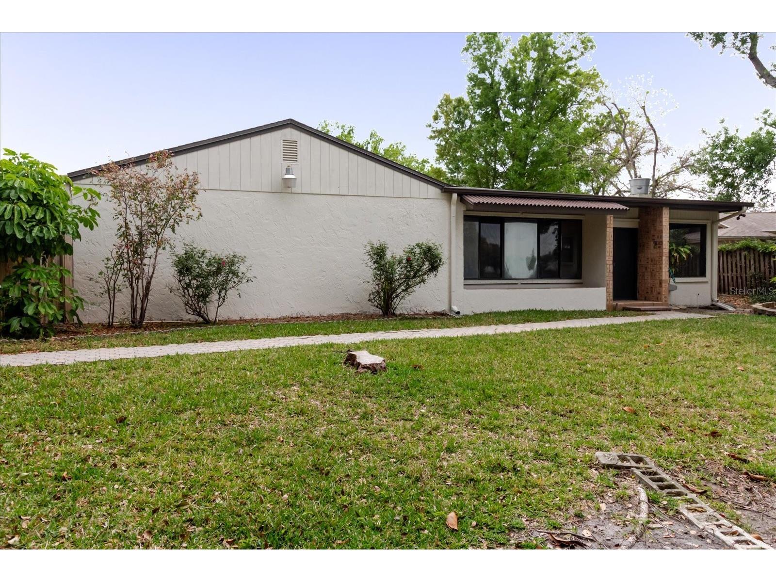 8222 La Serena Drive Tampa FL 33614 TB8484918 image80