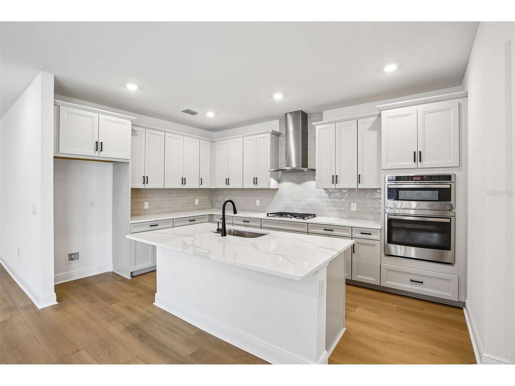 8225 Seaflower Parkway Bradenton FL 34210 R4911218 image2