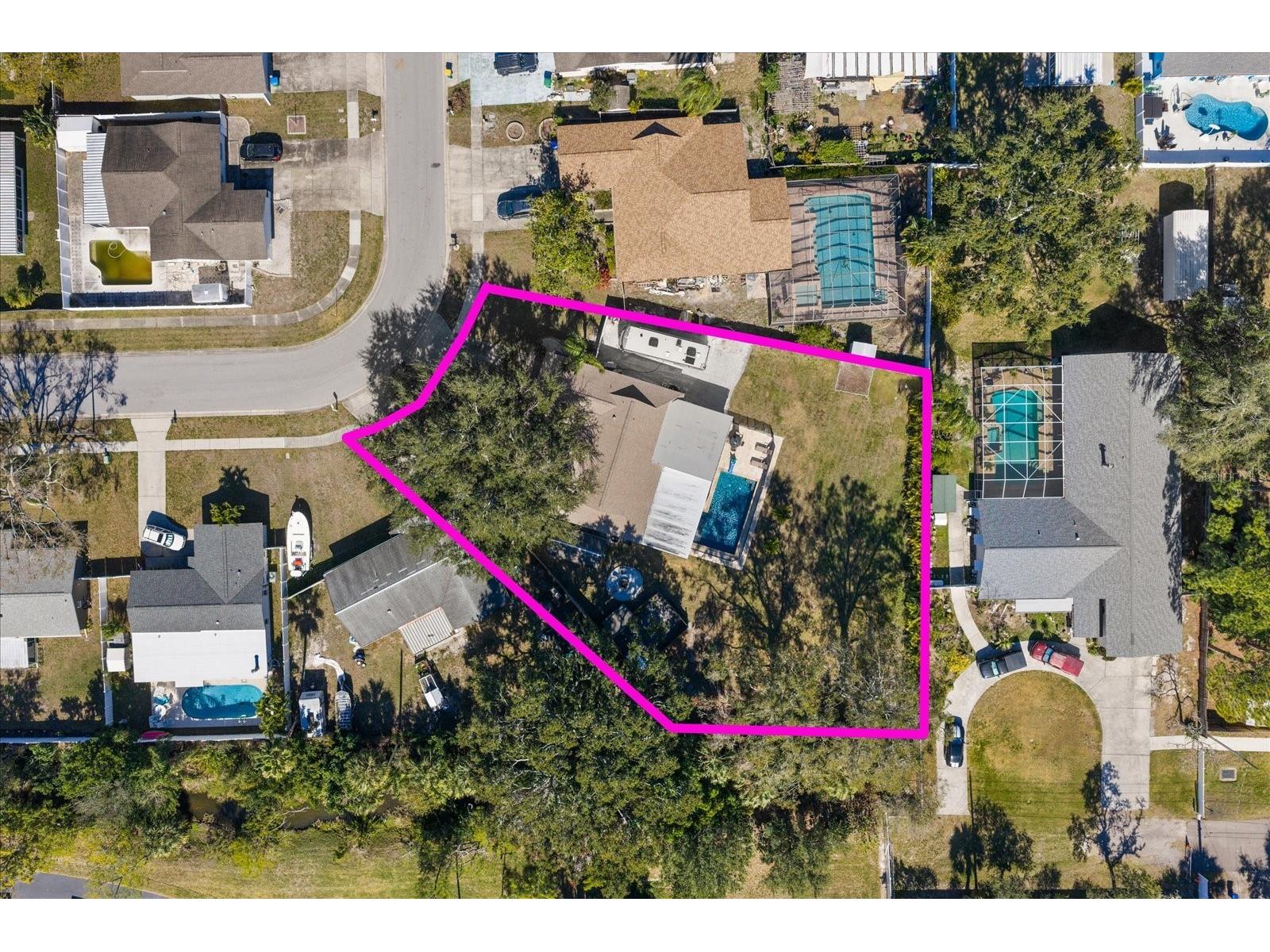 8227 Denise Drive E Seminole FL 33777 TB8471381 image1