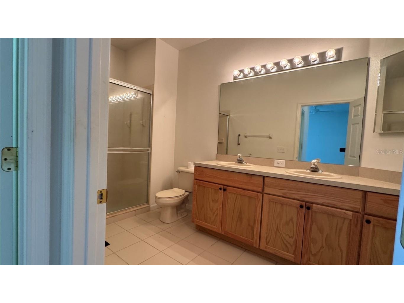 8228 Simpson Falls Court Sarasota FL 34243 A4658021 image12