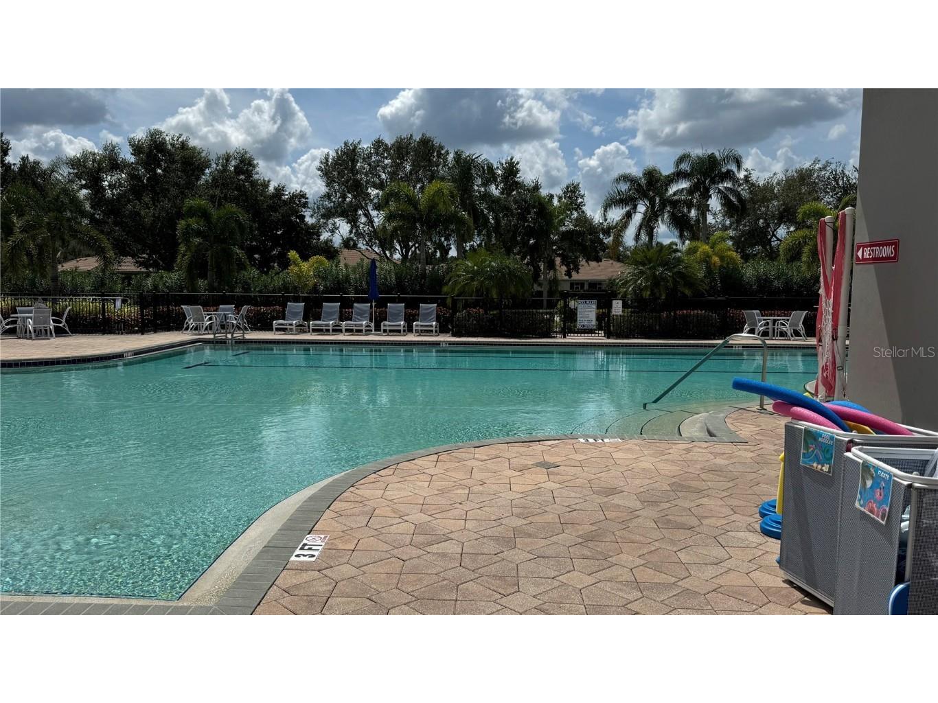 8228 Simpson Falls Court Sarasota FL 34243 A4658021 image19