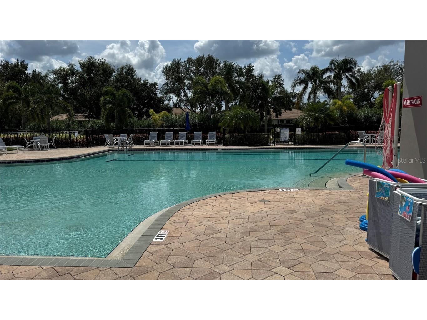 8228 Simpson Falls Court Sarasota FL 34243 A4658021 image20