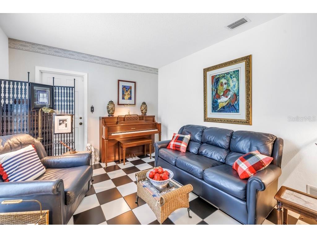 8229 22nd Avenue N Saint Petersburg FL 33710 TB8414239 image27