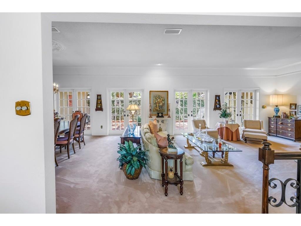 8229 22nd Avenue N Saint Petersburg FL 33710 TB8414239 image4